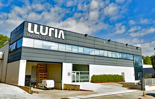 Panoramic view of Lluria's factory in Montmeló, Barcelona, showcasing the professional installation by AICONNEX
